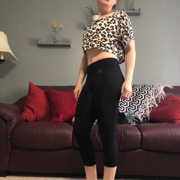 Delia’s Cheetah print Crop top - Picture 5 of 7